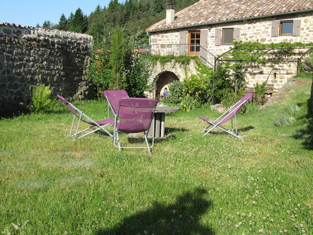 Le Petit Rias Gîte Soleil Saint Maurice en Chalencon Extérieur photo