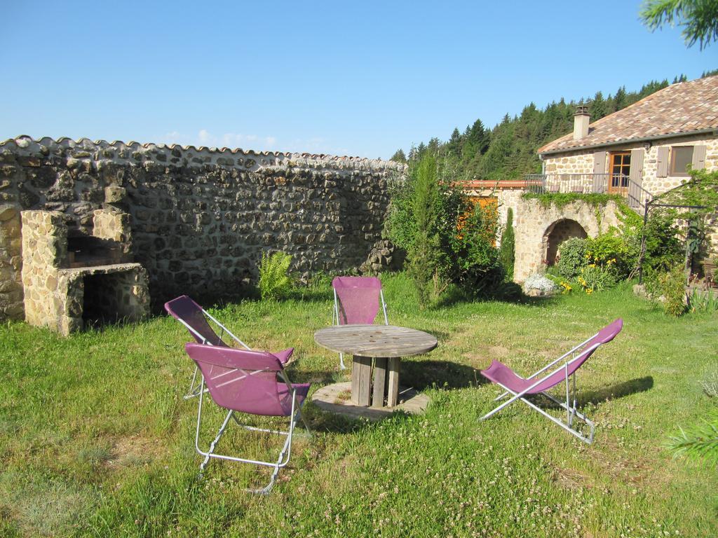 Le Petit Rias Gîte Soleil Saint Maurice en Chalencon Extérieur photo