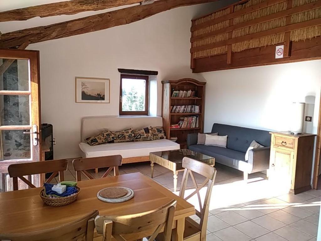 Le Petit Rias Gîte Soleil Saint Maurice en Chalencon Extérieur photo